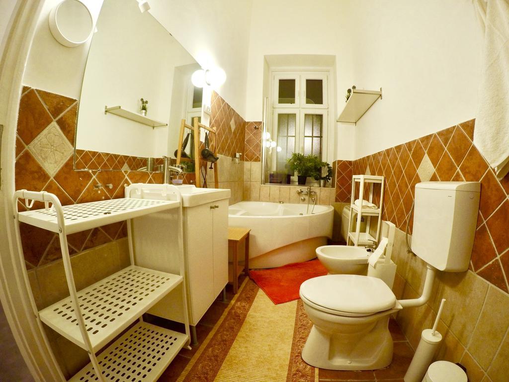 Homelike Luxury Flat On Gyulai Pal Budapest Eksteriør billede
